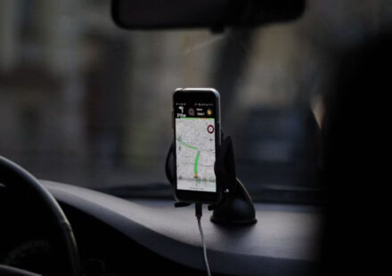Apple CarPlay Offline Maps
